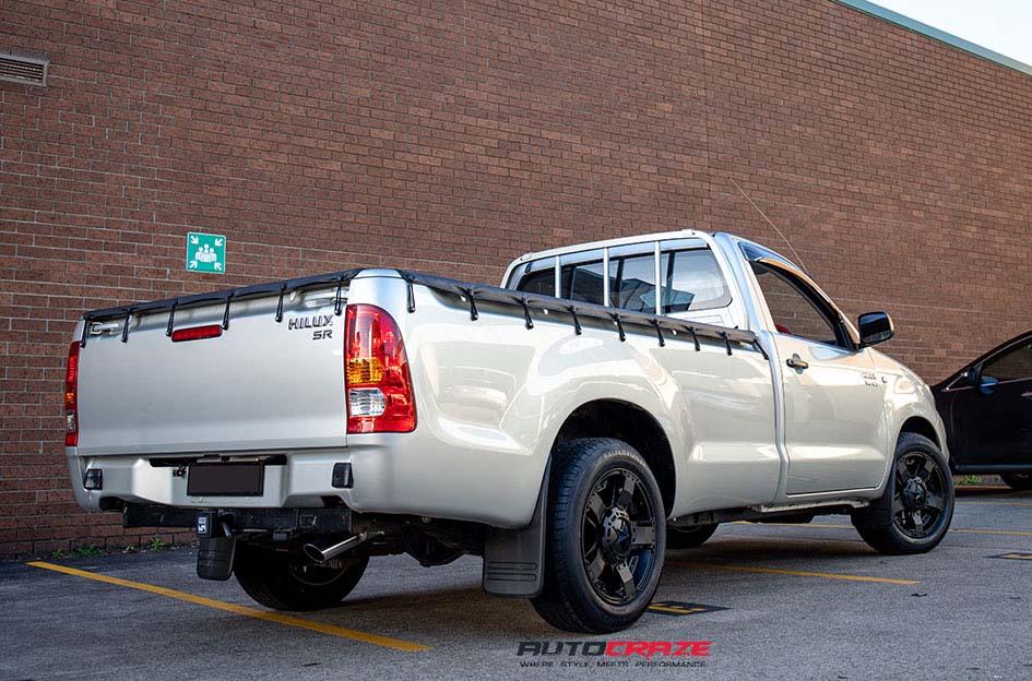 TOYOTA-HILUX-4WD-ROCKSTAR-XD-2-MATTE-BLACK